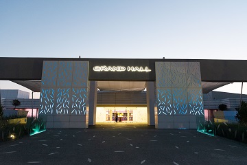 Εγκαινιάστηκε στο Grand Resort Lagonissi το συνεδριακό κέντρο GRAND HALL, παρουσία πολλών παραγόντων και επαγγελματιών του τουρισμού. 