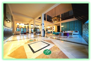 Τώρα, περισσότερο από ποτέ, χρειαζόμαστε μια ηλιόλουστη  και ασφαλή  αγκαλιά!